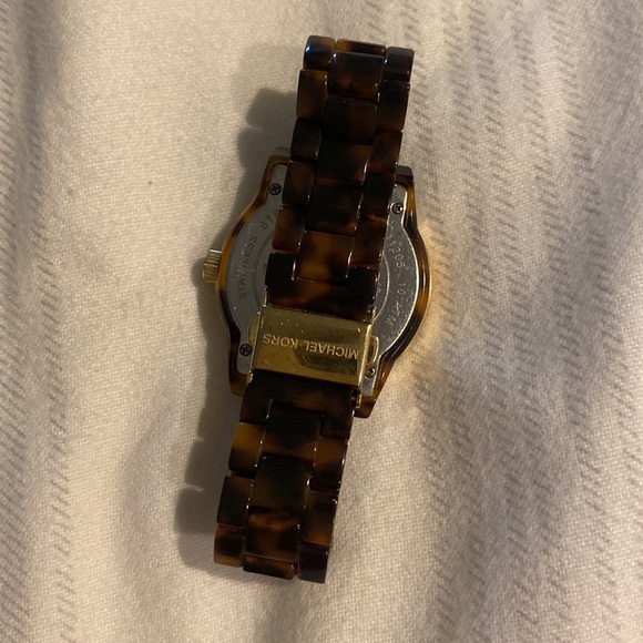 Tortoise Michael Kors mk-5038 Watch - Picture 2 of 3